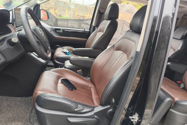 Used SAIC MAXUS G10 2016 2.0T Automatic Luxury Executive Edition Left Front Seat