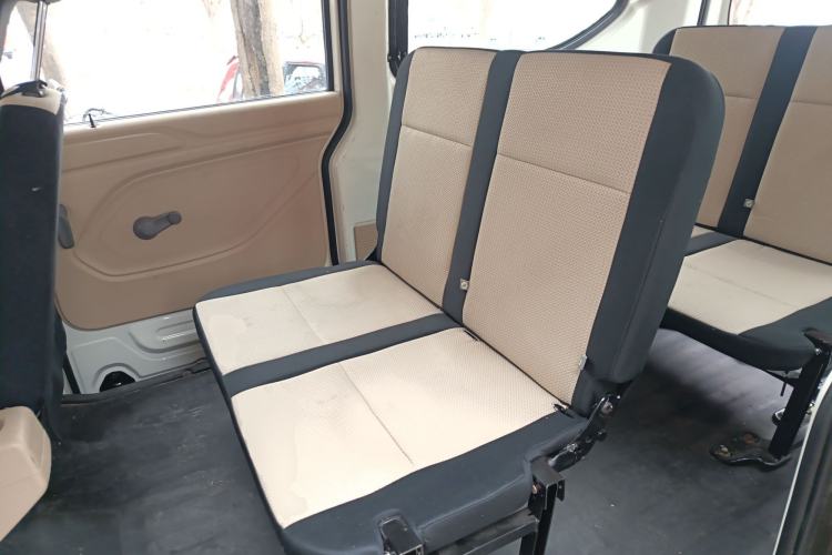 Used CHANGAN KUAYUE Xing V3 2023 1.5L Gasoline Luxury 6-Seater Passenger Vehicle Left Rear Seat