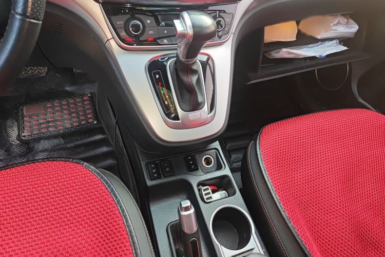 Used Haval H6 2015 Sport Edition 1.5T Automatic Two-Wheel Drive Luxury Model Gear Lever