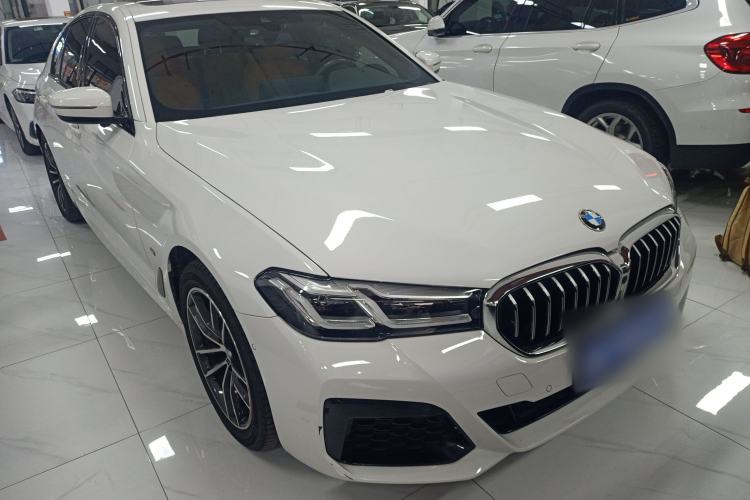 Used BMW 5 Series 2022 525i M Sport Package Front Right 45 Deg
