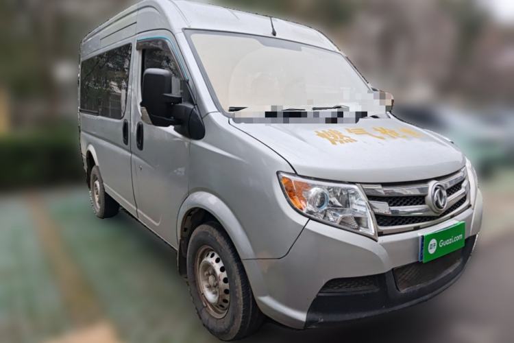 Used Dongfeng Yufeng 2020 2.3T Economy Logistics Vehicle Short Wheelbase Mid-Roof Design 5-9 Seats WP2.3