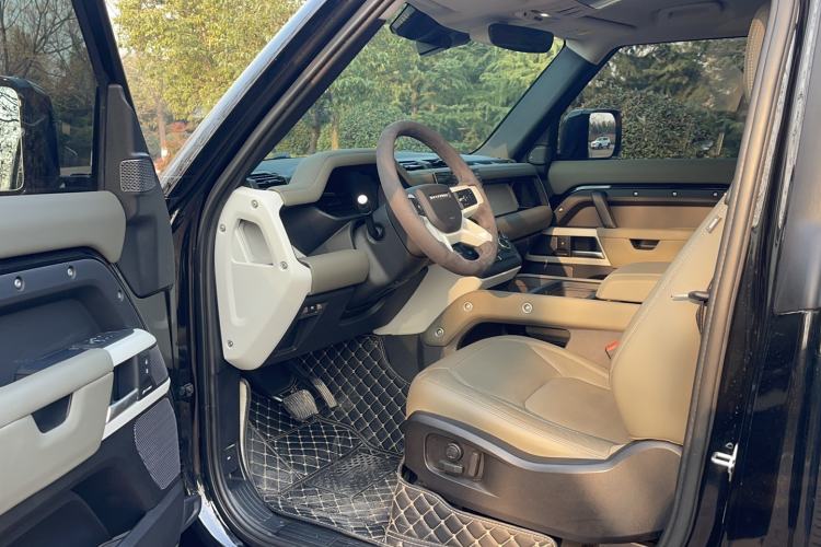 Used Land Rover Defender 2024 90 2.0T P300 S
