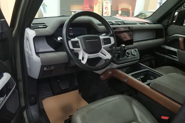 Used Land Rover Defender 2022 90 2.0T P300 SE
