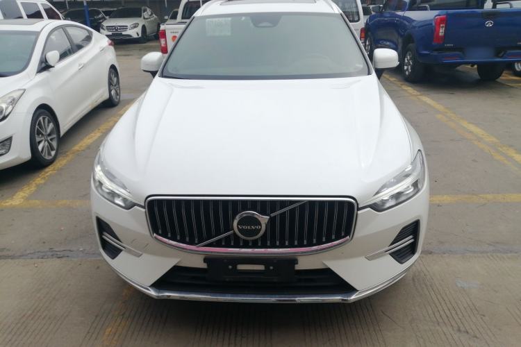 Used Volvo XC60 2023 B5 4x4 Smart Luxury Edition Front