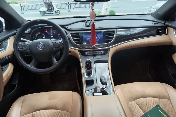 Used Buick LaCrosse 2021 652T Premium Edition Center Console