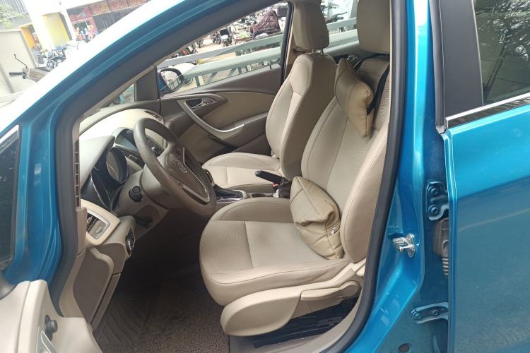 Used Buick GT 2012 GT 1.6L Automatic Fashion Edition Left Front Seat