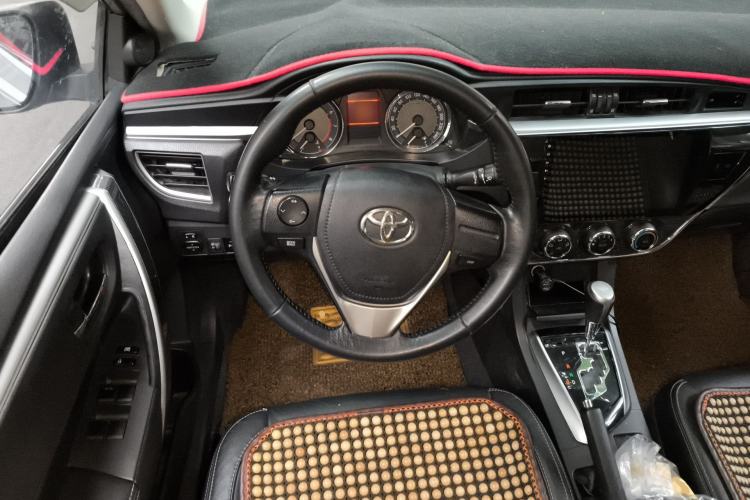 Used Toyota Corolla 2014 1.6L CVT GL-i Leather Edition Steering Wheel