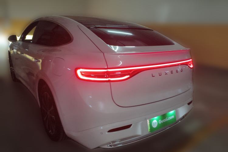 Used Hima Luxeed R7 2025 Extended-Range 251km Pro Rear Left 45 Deg