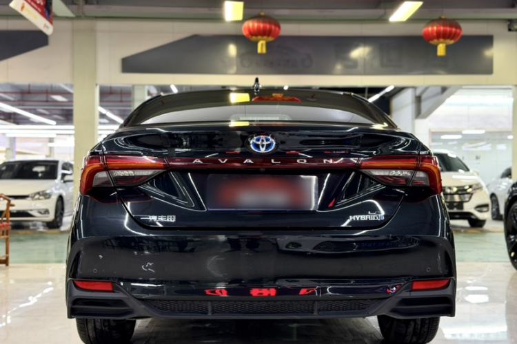 Used Toyota Avalon 2019 Dual-Engine 2.5L XLE Prestige Version China VI Standard
