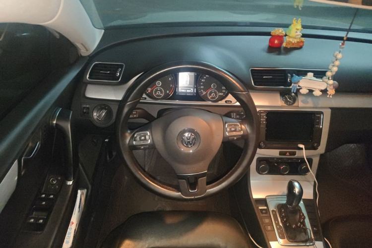 Used Volkswagen Magotan 2016 1.8TSI Smart Comfort Model Steering Wheel