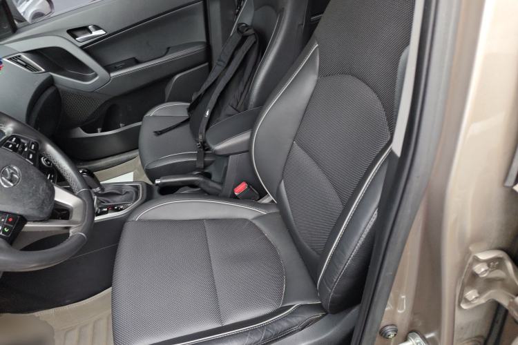 Used Hyundai ix25 2015 1.6L Automatic Two-Wheel-Drive Deluxe DLX Model
