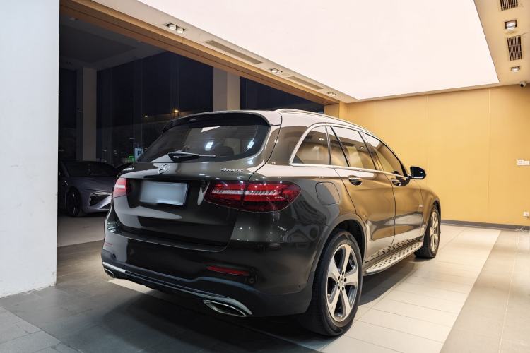 Used Mercedes-Benz GLC 2017 GLC 260 4MATIC Luxury Model