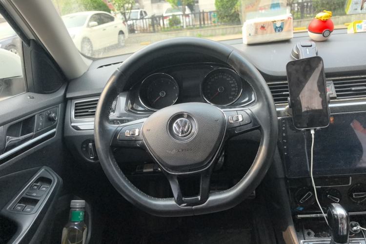 Used Volkswagen C-TREK 2018 230TSI DSG Comfort Model Steering Wheel