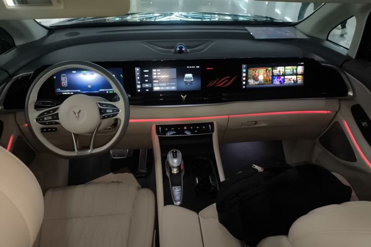 Used VOYAH Dream 2022 0-Emission Edition Dream+ Smart Range Package – 605 km