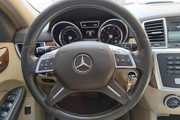 Used Mercedes-Benz M-Class 2012 ML 350 Sport Edition Steering Wheel