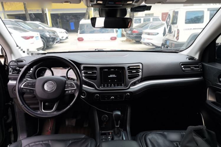 Used Jeep Grand Commander 2022 2.0T Four-Wheel Drive Luxury Edition Center Console