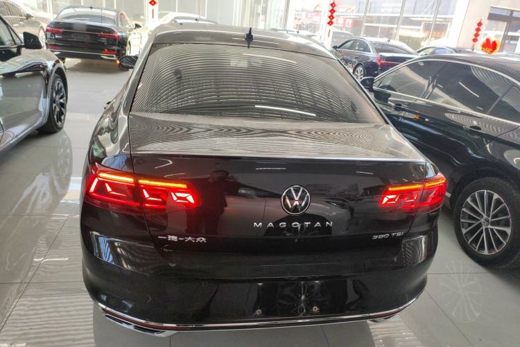 Used Volkswagen Magotan 2024 2 Million Units Zhongxiang Version 330TSI DSG Luxury Edition Rear