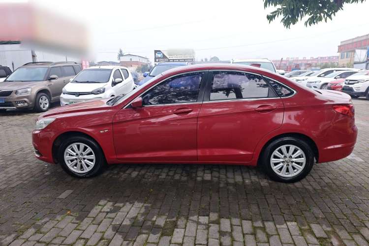 Used BAIC Senova D50 2014 1.5L manual standard version
