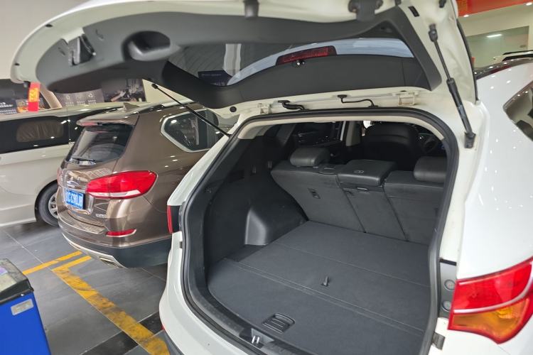 Used Hyundai Santa Fe 2013 2.4L Automatic Two-Wheel Drive Smart Version