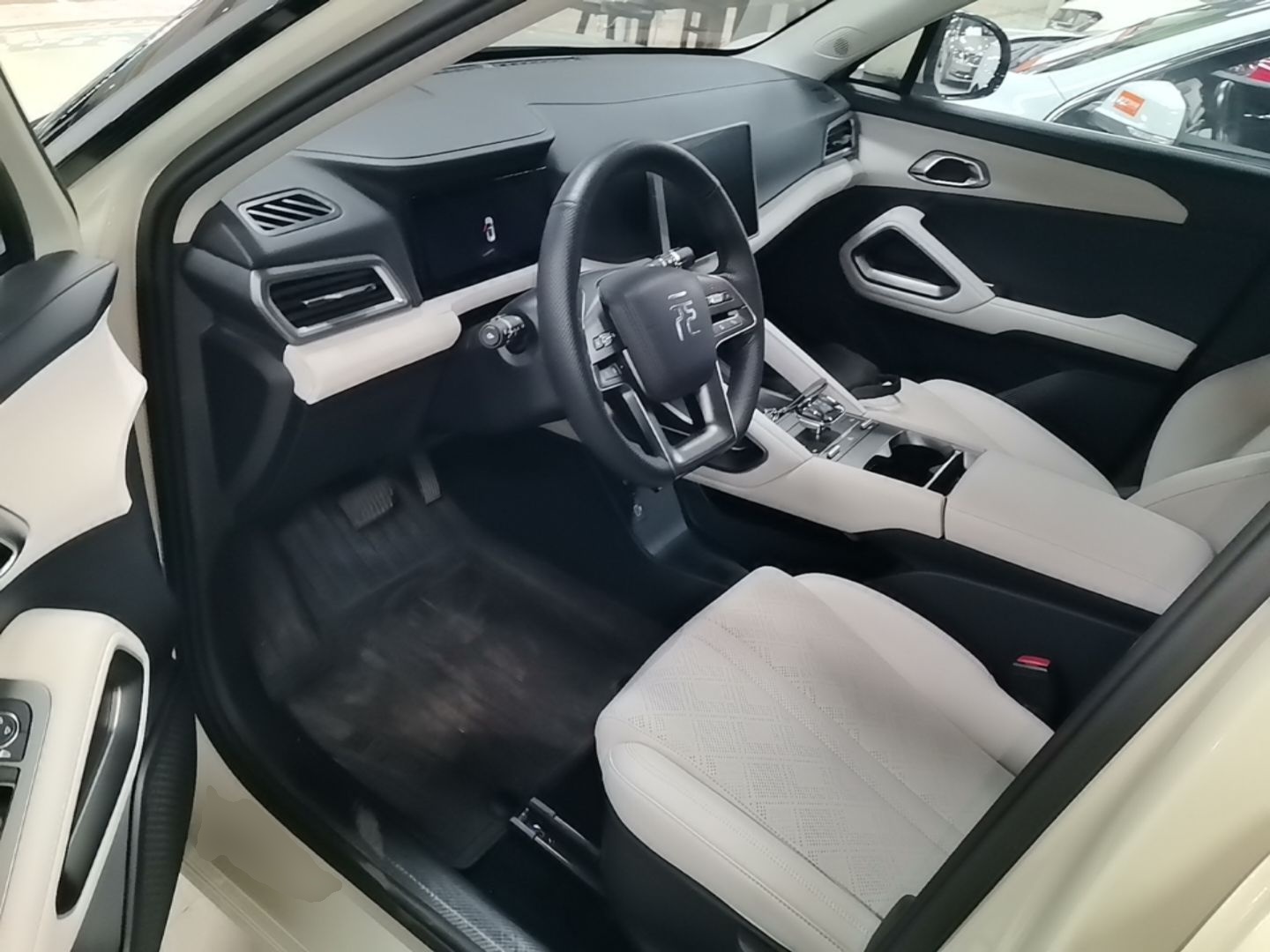 BYD Yuan UP 2024 401 km Active Version — снимка 18