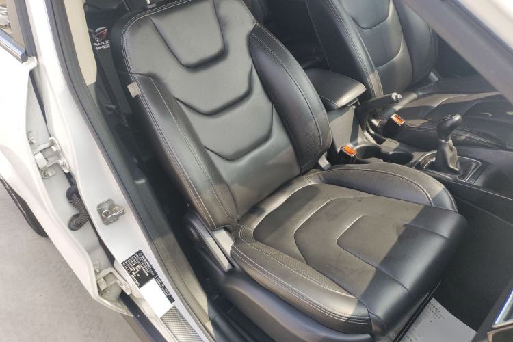 Used Dongfeng Fengon 580 2016 1.8L Manual Comfort Model
