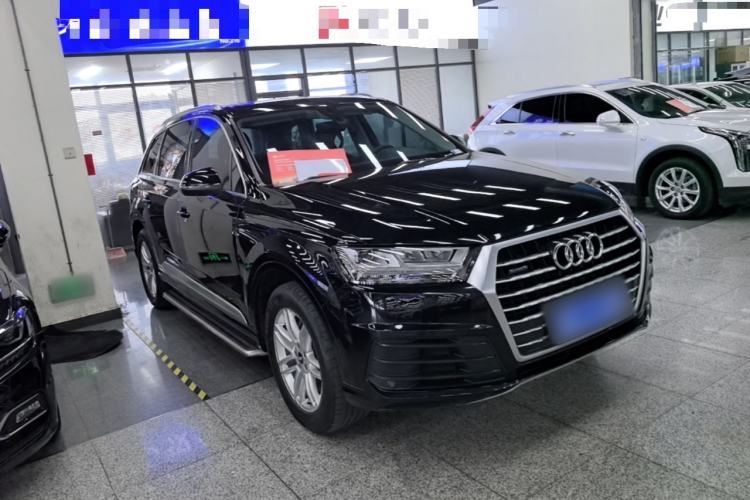 Used Audi Q7 2018 40 TFSI Comfort Model

