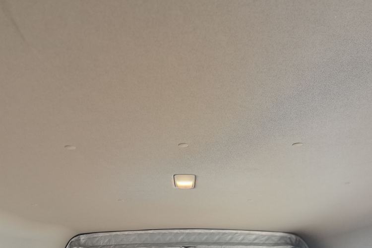 Used SAIC MAXUS Xintu V80 2023 2.0T AMT Classic Aoyuntong Long Wheelbase Mid-Height 6/7/8/9-Seater