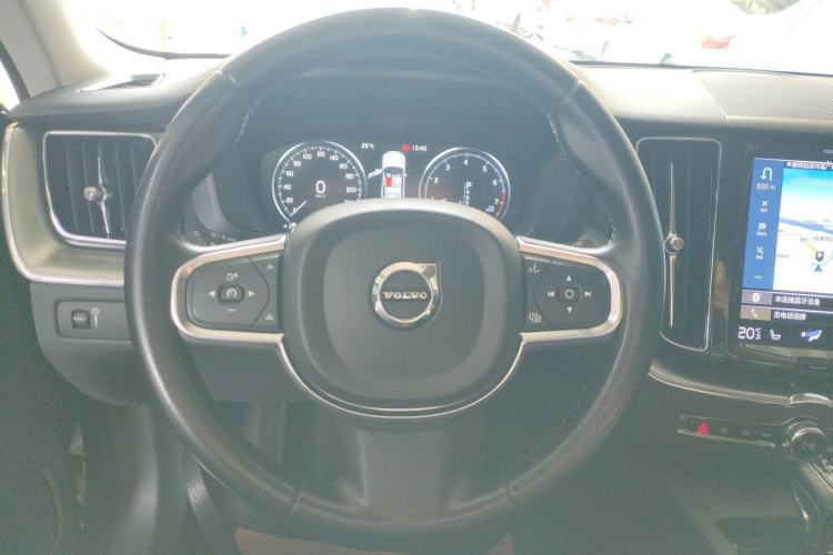 Used Volvo XC60 2019 T5 4x4 Zhiyuan Edition China VI Standard
