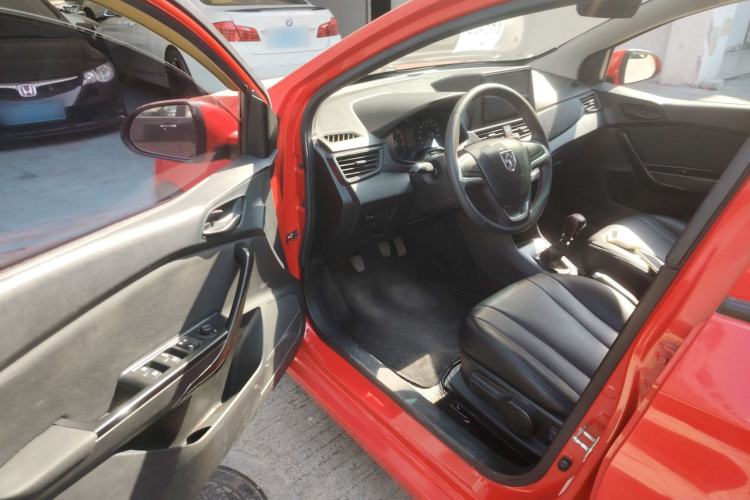 Used Baojun 310 2017 1.5L manual Comfort trim
