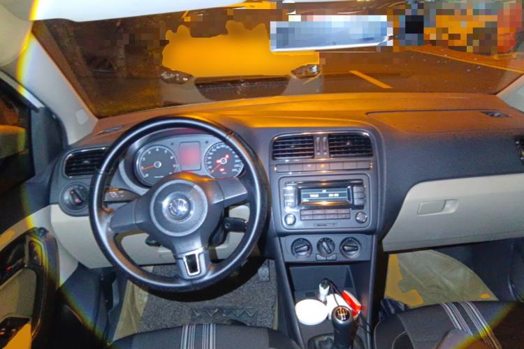 Used Volkswagen Polo 2011 1.6L Manual ZhiShang Edition
