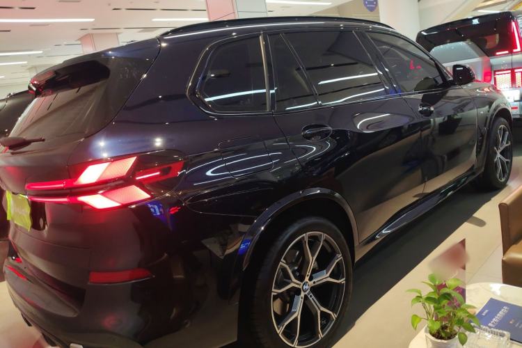 Used BMW X5 2023 xDrive 30Li Luxury M Sport Night Edition Package