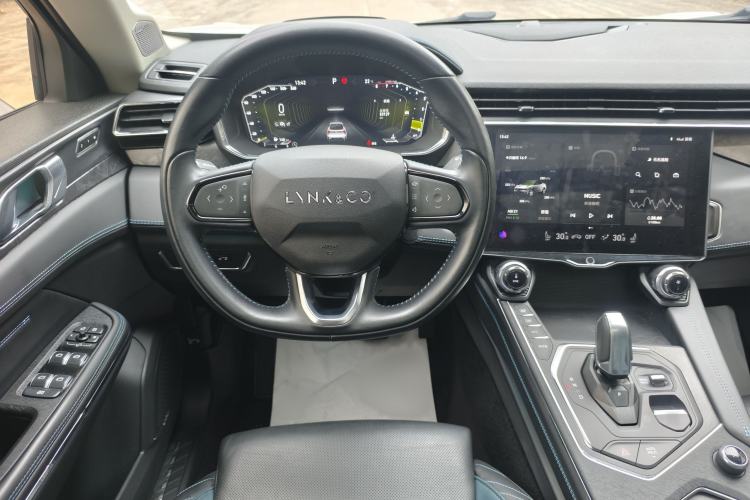 Used Lynk & Co 05 2020 2.0TD Two-Wheel Drive Shine Halo Interior 9