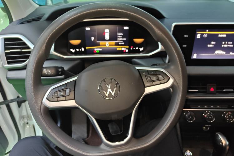 Used Volkswagen Tharu 2023 300TSI Two-Wheel-Drive Crescent Edition Steering Wheel