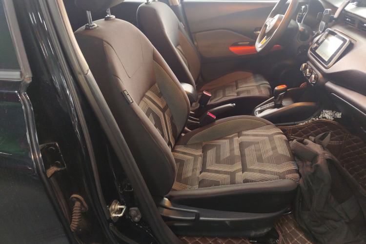 Used Nissan Kicks 2020 1.5L XL CVT Cool Enjoyment Edition Right Front Seat