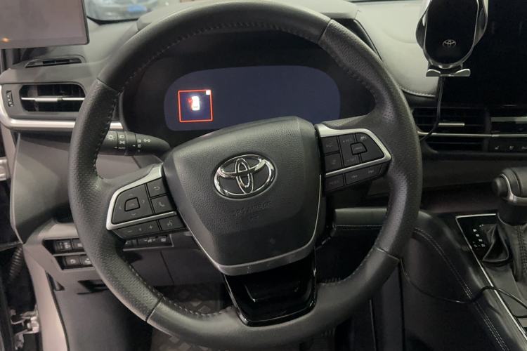 Used Toyota Sienna 2024 2.5L Hybrid Luxury Edition
