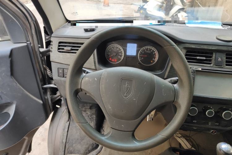 Used Jinbei Hiace X30 2013 1.3L Standard Version
