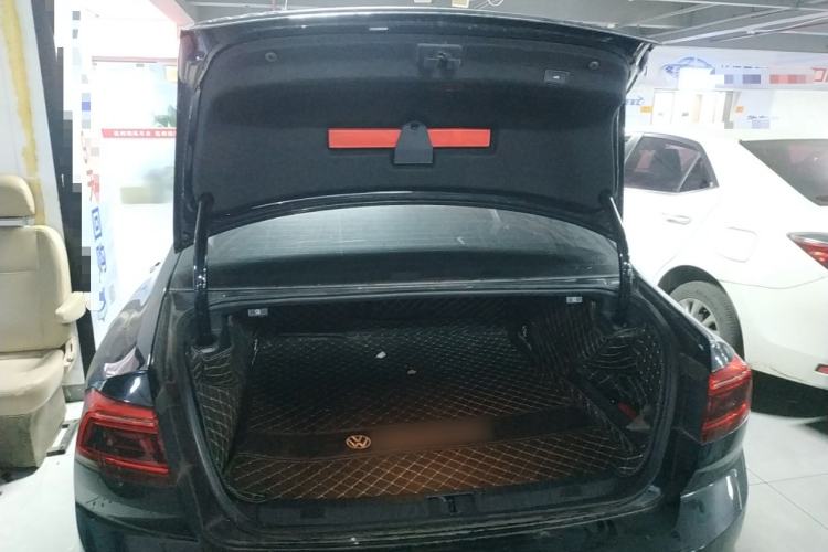 Used Volkswagen Magotan GTE Plug-in Hybrid 2020 GTE Luxury Model Trunk