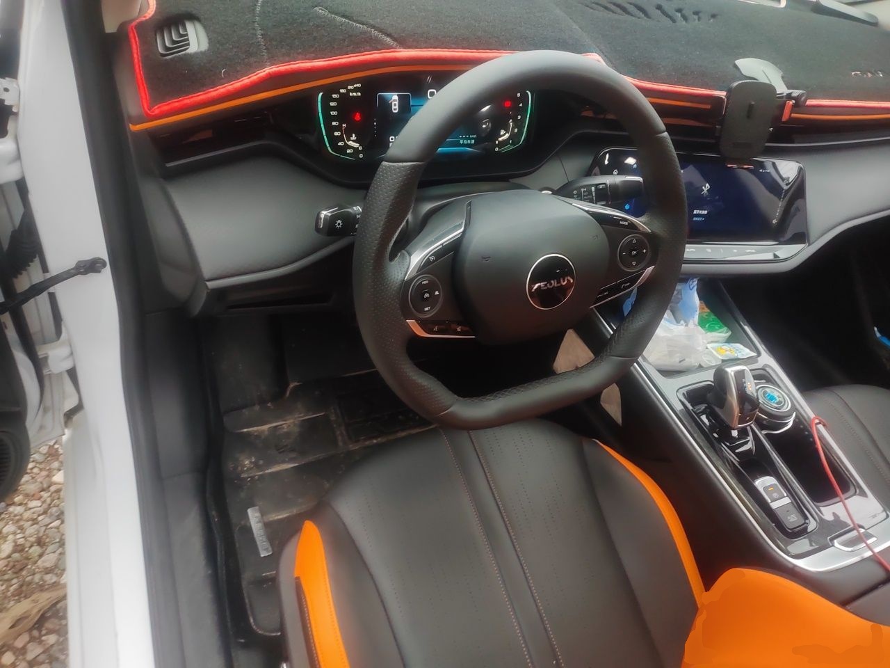 Dongfeng Aeolus Yixuan MAX 2023 1.5T Ultra-Stylish Trendsetting Dad Edition — снимка 10