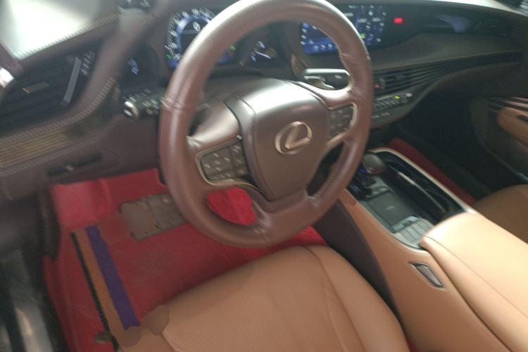 Used Lexus LS 2018 500h Excellence Edition China VI standard