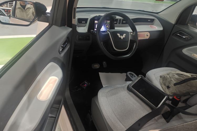 Used Wuling Hongguang MINIEV 2022 Macaron Premium Model – Lithium Ternary Battery Driver Seat