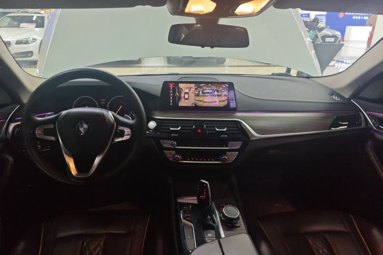 Used BMW 5 Series 2019 530Li Leading Model Luxury Package Center Console