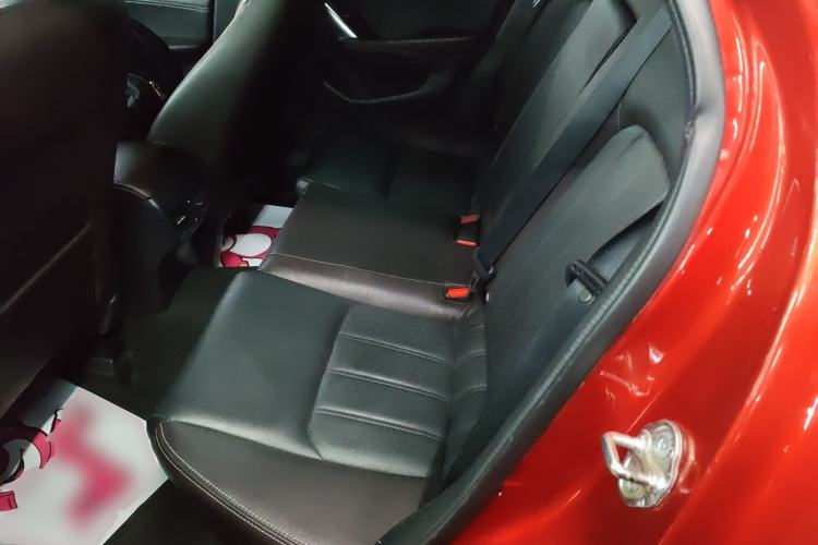 Used Mazda CX-4 2018 2.0L Automatic Two-Wheel Drive Blue Sky Premium Upgrade Version China V Standard Left Rear Seat