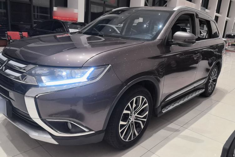 Used Mitsubishi Outlander 2018 2.0L Two-Wheel Drive Glory Edition 5 Seats