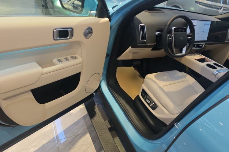 Used Li Auto L8 2025 Ultra Smart Refreshed Edition Driver Seat