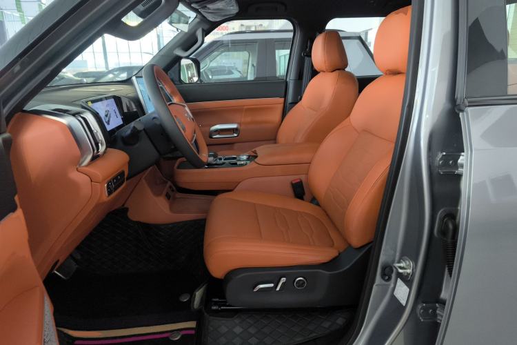 Used Dongfeng Zhengzhou Nissan Z9 GE PHEV 2025 135KM All-Wheel Drive Deluxe Edition
