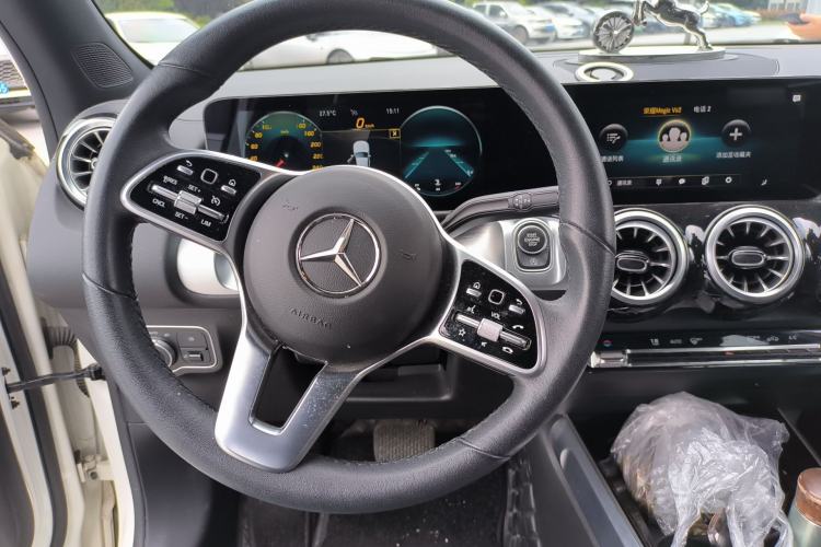 Used Mercedes-Benz GLB 2021 GLB 200 Dynamic Edition Steering Wheel