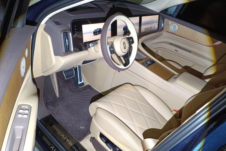 Used Hima AITO M9 2025 All-Electric Max Version 100 kWh 6-Seater