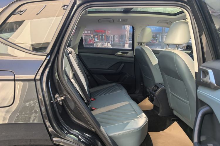 Used Volkswagen Tharu 2023 300TSI Two-Wheel-Drive Moonlight Edition
