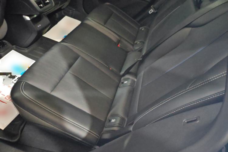 Used Cadillac LYRIQ 2024 Rear-Drive Standard Range Luxury Edition Left Rear Seat