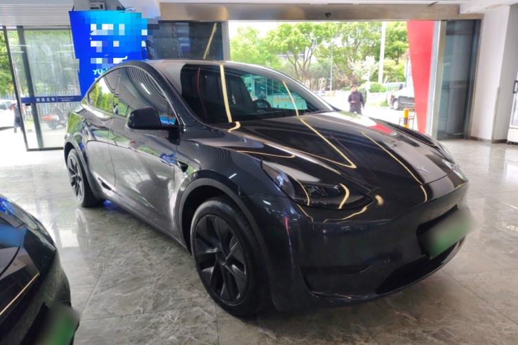 Used Tesla Model Y 2024 Rear-Wheel-Drive Version Front Right 45 Deg